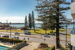 Heritage 303, Tuncurry